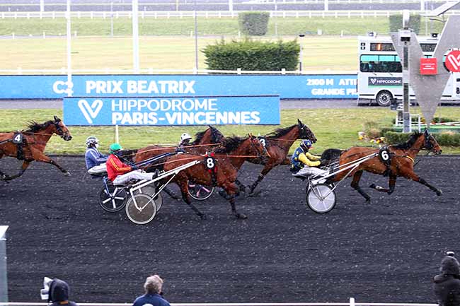 Photo d'arrivée de la course pmu PRIX BEATRIX à PARIS-VINCENNES le Mardi 6 avril 2021