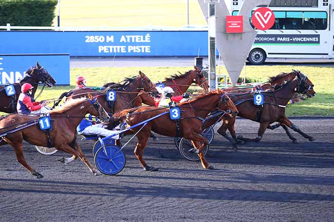 Photo d'arrivée de la course pmu PRIX AUGUSTA à PARIS-VINCENNES le Mardi 6 avril 2021