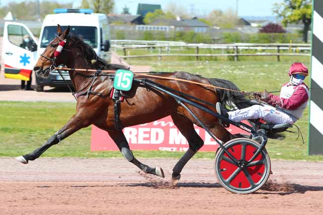 Photo d'arrivée de la course pmu GRAND PRIX ANGERS LOIRE METROPOLE à ANGERS le Mercredi 7 avril 2021