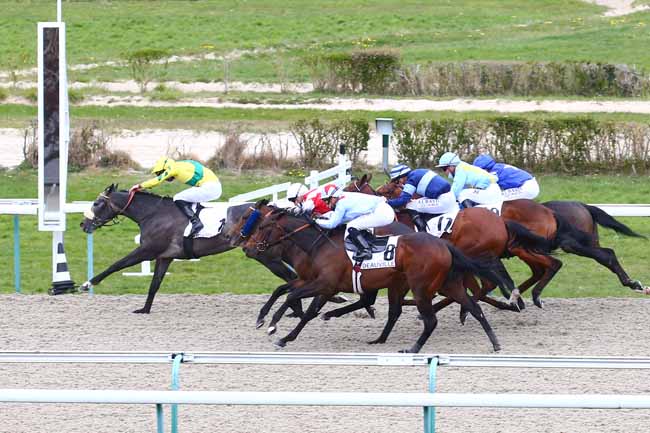 Photo d'arrivée de la course pmu PRIX DE CORMEILLES à DEAUVILLE le Mercredi 7 avril 2021