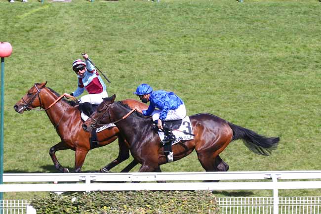 Photo d'arrivée de la course pmu PRIX DJEBEL à DEAUVILLE le Jeudi 8 avril 2021