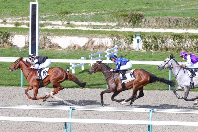 Photo d'arrivée de la course pmu PRIX DE LA PERRIERE à DEAUVILLE le Jeudi 8 avril 2021