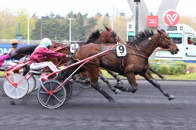 Photo d'arrivée de la course pmu PRIX GRATIA à PARIS-VINCENNES le Vendredi 9 avril 2021