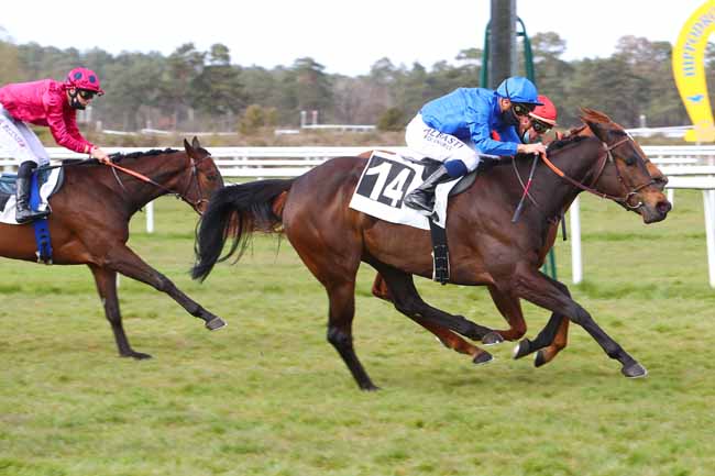 Photo d'arrivée de la course pmu PRIX JEAN GILLOIS à FONTAINEBLEAU le Vendredi 9 avril 2021