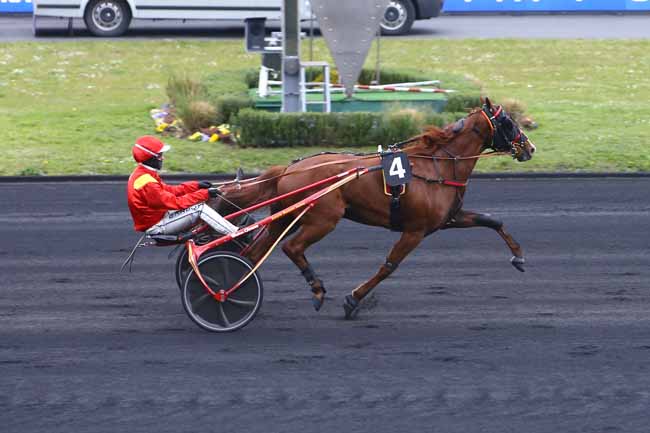 Photo d'arrivée de la course pmu PRIX DE SAINTES à PARIS-VINCENNES le Samedi 10 avril 2021