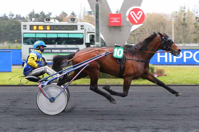 Photo d'arrivée de la course pmu PRIX D'AUBUSSON à PARIS-VINCENNES le Samedi 10 avril 2021