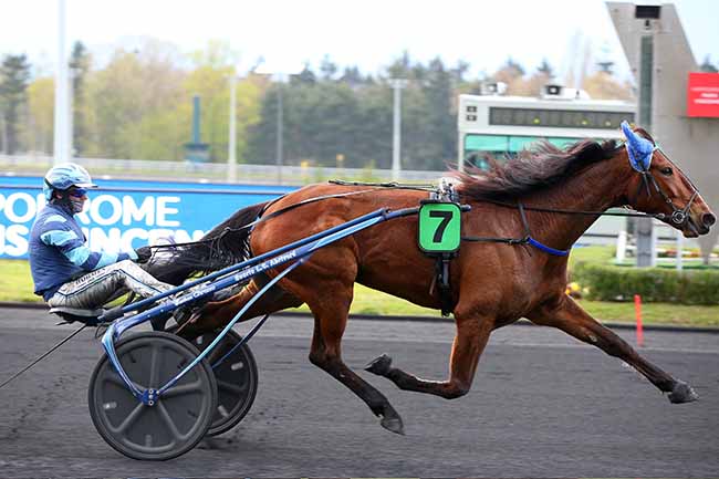 Photo d'arrivée de la course pmu PRIX DE LA DORDOGNE à PARIS-VINCENNES le Samedi 10 avril 2021