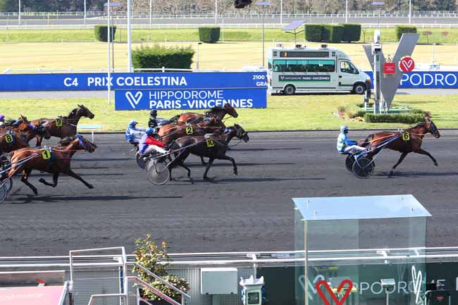 Photo d'arrivée de la course pmu PRIX COELESTINA à PARIS-VINCENNES le Mardi 13 avril 2021