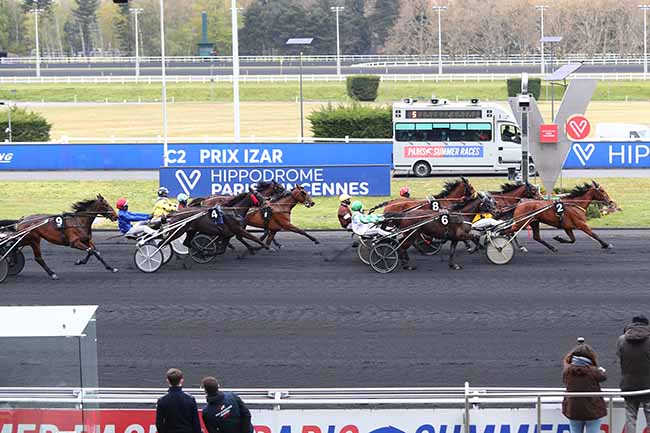 Photo d'arrivée de la course pmu PRIX IZAR à PARIS-VINCENNES le Vendredi 16 avril 2021