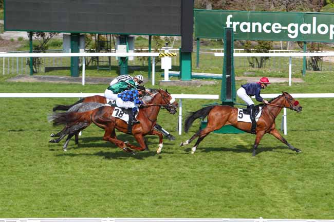 Photo d'arrivée de la course pmu PRIX DE FRASCATI à SAINT-CLOUD le Lundi 19 avril 2021