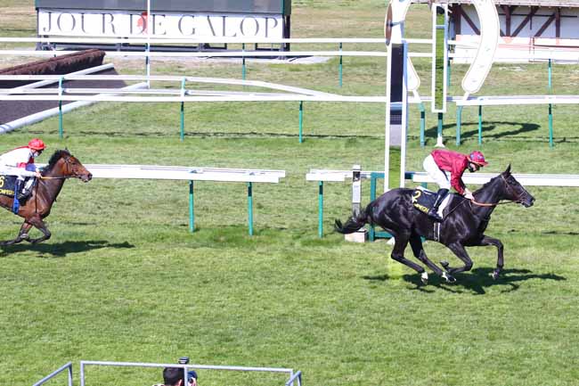 Photo d'arrivée de la course pmu PRIX HIPPOMENE à COMPIEGNE le Vendredi 23 avril 2021