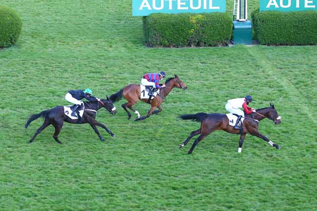 Photo d'arrivée de la course pmu PRIX LE RHEUSOIS à AUTEUIL le Vendredi 30 avril 2021