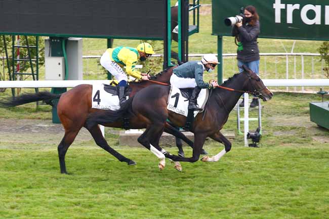 Photo d'arrivée de la course pmu PRIX GREFFULHE à SAINT-CLOUD le Samedi 1 mai 2021