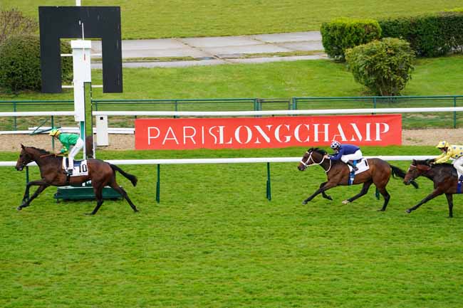 Photo d'arrivée de la course pmu PRIX DU BOIS DE VINCENNES à LONGCHAMP le Jeudi 6 mai 2021