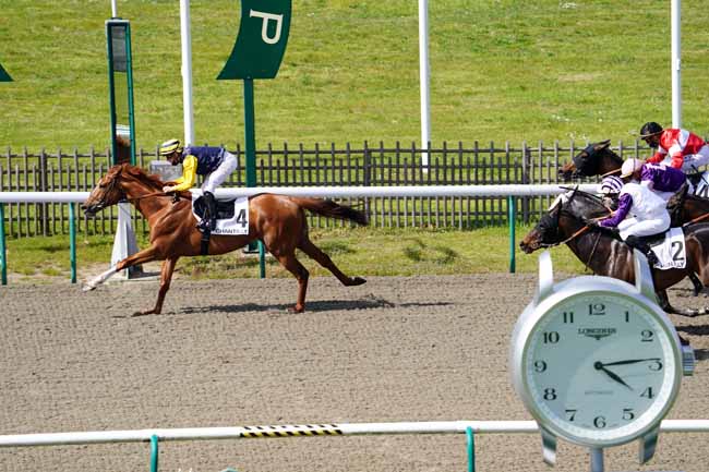 Photo d'arrivée de la course pmu PRIX DE BARBERY à CHANTILLY le Vendredi 7 mai 2021
