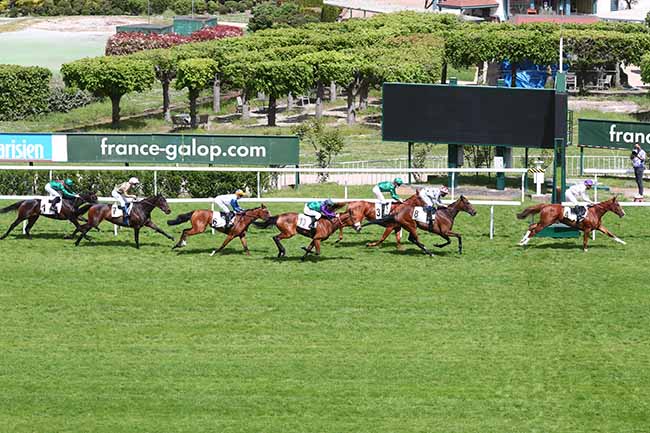 Photo d'arrivée de la course pmu PRIX PRODUCER à SAINT-CLOUD le Lundi 10 mai 2021
