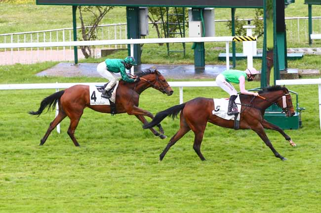 Photo d'arrivée de la course pmu PRIX DE BERNAY à SAINT-CLOUD le Vendredi 14 mai 2021