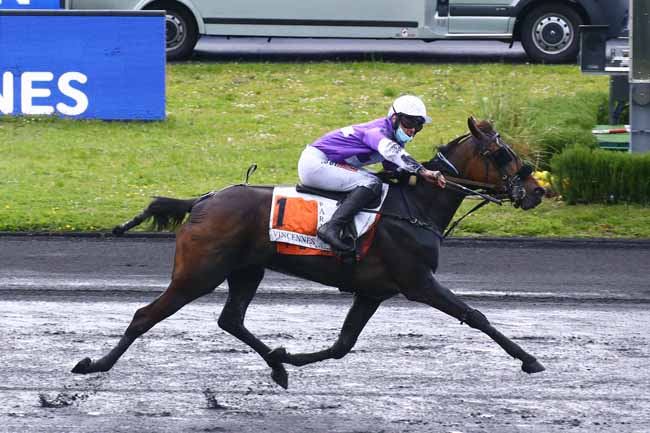 Photo d'arrivée de la course pmu PRIX DE VIRY-CHATILLON à PARIS-VINCENNES le Samedi 15 mai 2021
