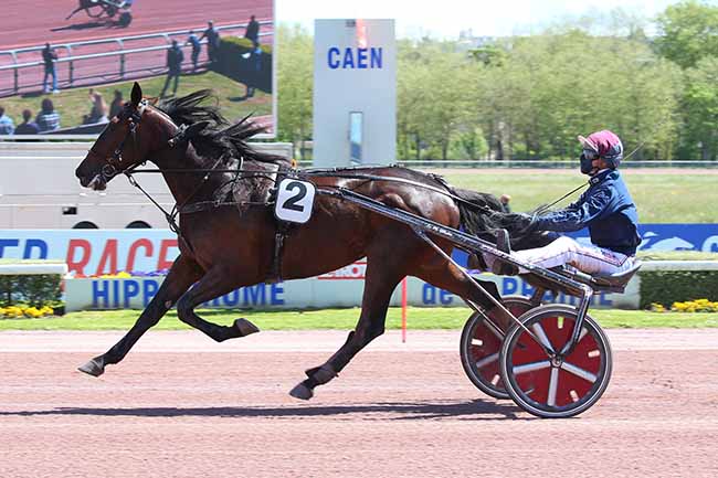 Photo d'arrivée de la course pmu PRIX DE LA TOUQUES à CAEN le Mercredi 19 mai 2021