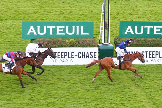 Photo d'arrivée de la course pmu PRIX FERDINAND DUFAURE à AUTEUIL le Dimanche 23 mai 2021