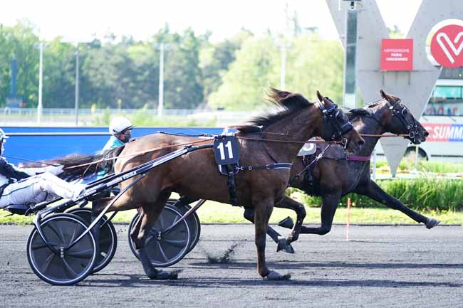 Photo d'arrivée de la course pmu PRIX DU CREPUSCULE à PARIS-VINCENNES le Vendredi 28 mai 2021