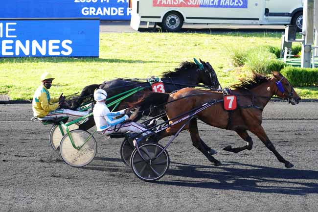 Photo d'arrivée de la course pmu PRIX CONSTELLATION à PARIS-VINCENNES le Vendredi 28 mai 2021