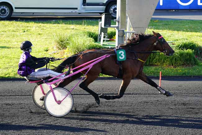 Photo d'arrivée de la course pmu PRIX MUTUS à PARIS-VINCENNES le Vendredi 28 mai 2021