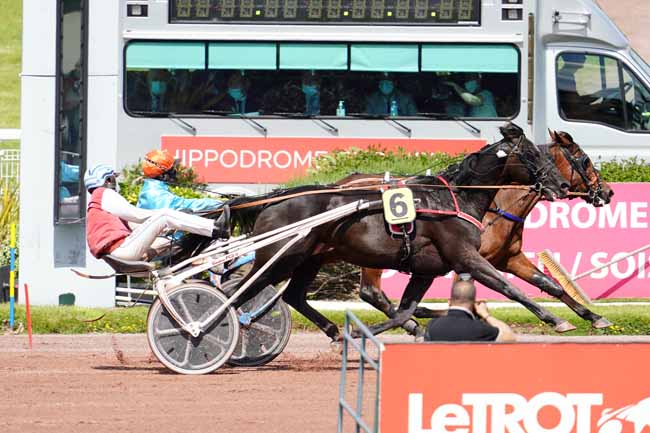 Photo d'arrivée de la course pmu PRIX DU RHONE à ENGHIEN le Samedi 29 mai 2021