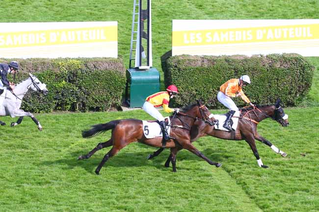 Photo d'arrivée de la course pmu PRIX GINETTA II à AUTEUIL le Samedi 29 mai 2021