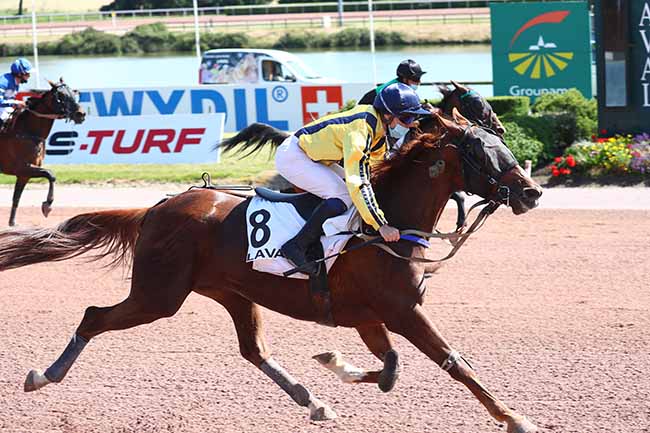 Photo d'arrivée de la course pmu PRIX RFM à LAVAL le Mercredi 9 juin 2021