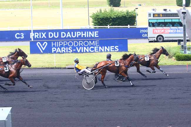 Photo d'arrivée de la course pmu PRIX DU DAUPHINE à PARIS-VINCENNES le Samedi 12 juin 2021