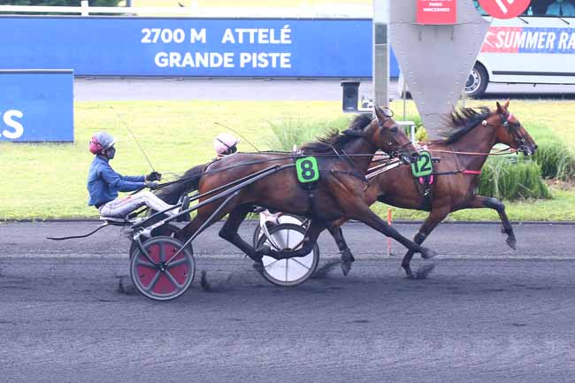 Photo d'arrivée de la course pmu PRIX D'ISTRES à PARIS-VINCENNES le Samedi 12 juin 2021