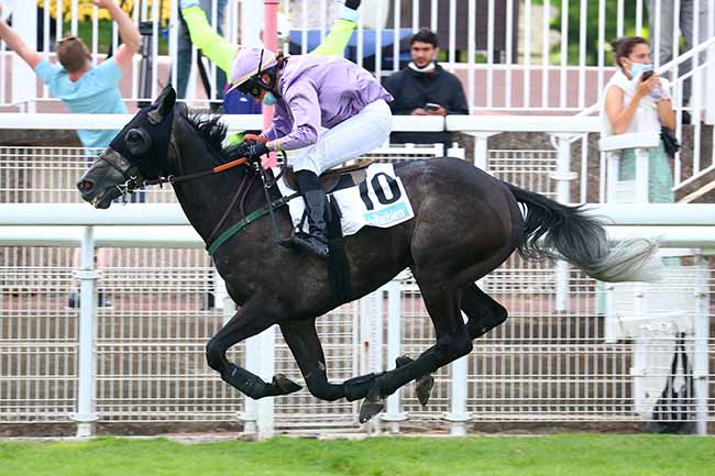 Photo d'arrivée de la course pmu PRIX LE PARISIEN - PRIX GACKO à AUTEUIL le Samedi 12 juin 2021