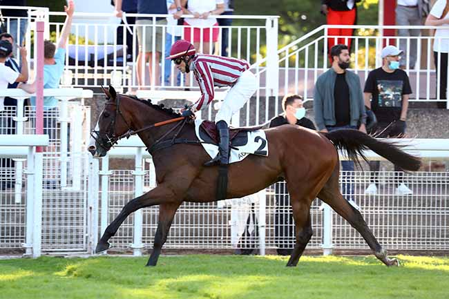 Photo d'arrivée de la course pmu PRIX LA BARKA à AUTEUIL le Samedi 12 juin 2021