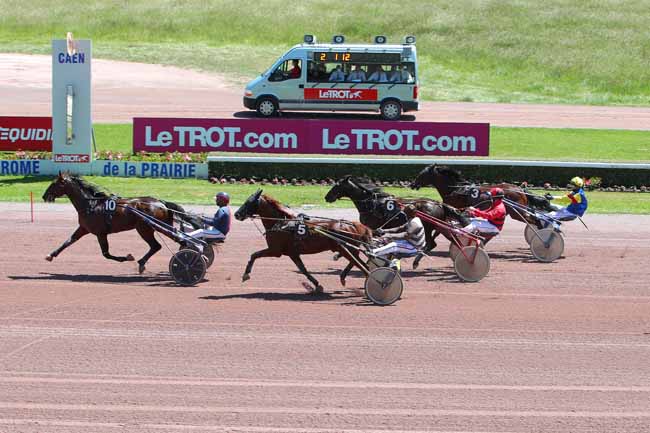 Photo d'arrivée de la course pmu PRIX DE BARBEVILLE à CAEN le Lundi 14 juin 2021