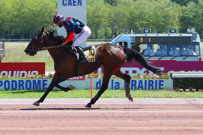 Photo d'arrivée de la course pmu PRIX DE CLECY à CAEN le Lundi 14 juin 2021