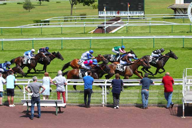 Photo d'arrivée de la course pmu PRIX DU CHATEAU DE COMPIEGNE à COMPIEGNE le Mardi 15 juin 2021