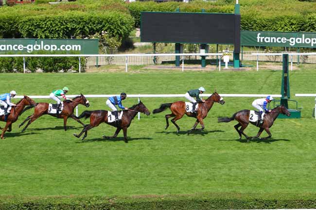 Photo d'arrivée de la course pmu PRIX DU CASTEL à SAINT-CLOUD le Mercredi 16 juin 2021