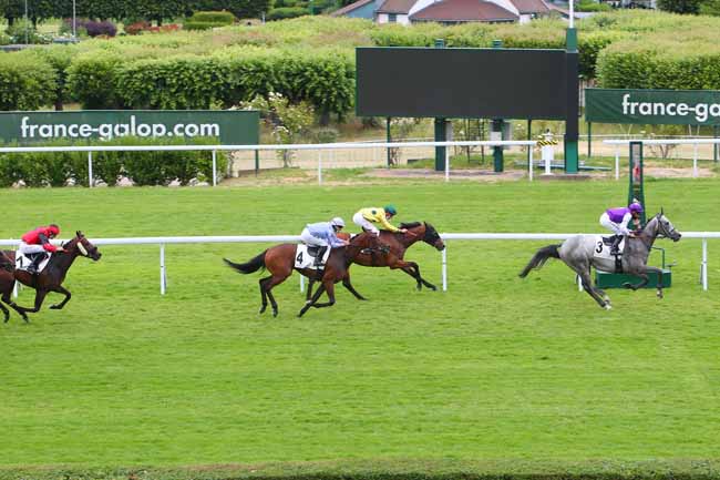 Photo d'arrivée de la course pmu PRIX DE BEAUVAL à SAINT-CLOUD le Mercredi 16 juin 2021