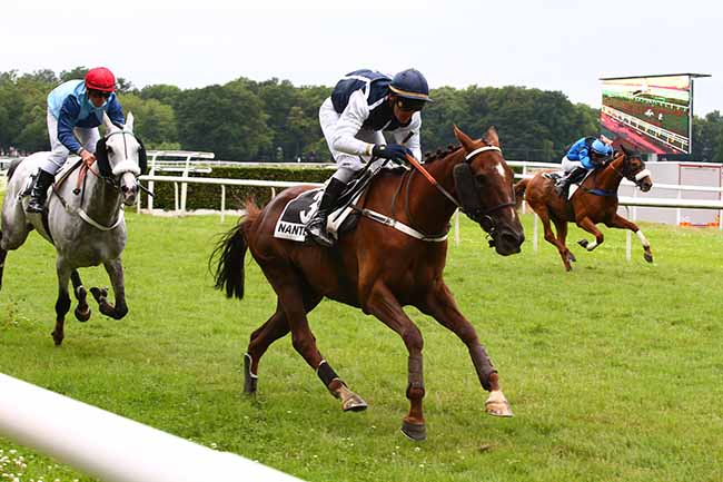 Photo d'arrivée de la course pmu PRIX GERALD DE ROCHEFORT à NANTES le Mardi 22 juin 2021
