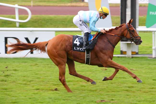 Photo d'arrivée de la course pmu PRIX DES IRIS à LYON-PARILLY le Lundi 28 juin 2021