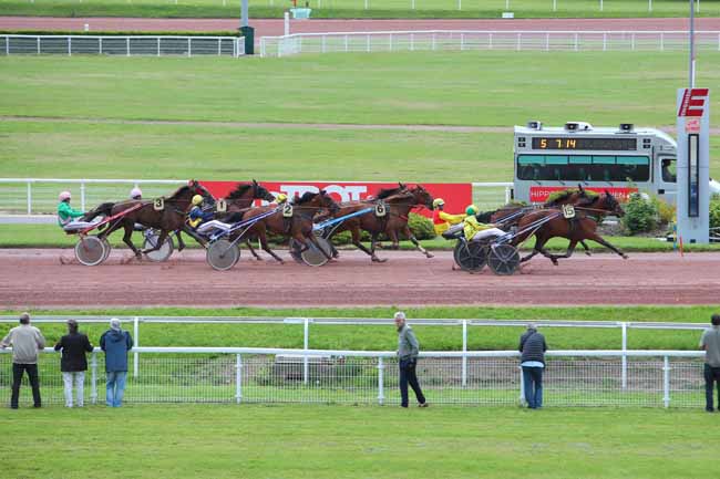 Photo d'arrivée de la course pmu PRIX DE LA HAUTE-VIENNE à ENGHIEN le Mercredi 30 juin 2021