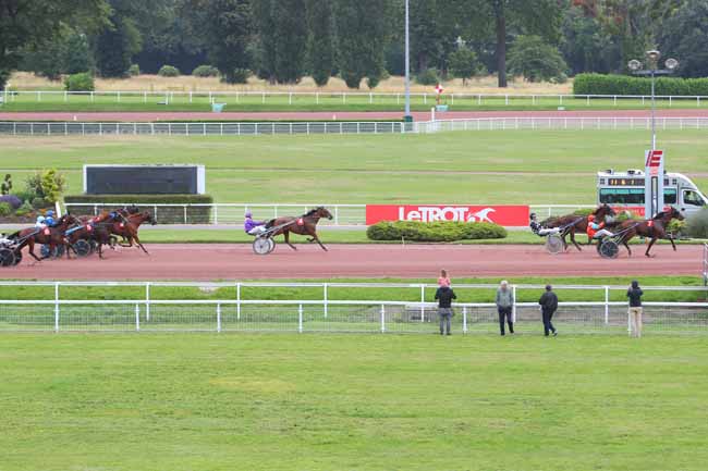 Photo d'arrivée de la course pmu PRIX DE ROUVROY à ENGHIEN le Mercredi 30 juin 2021