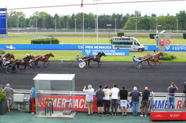Photo d'arrivée de la course pmu PRIX NEMAUSA à PARIS-VINCENNES le Vendredi 2 juillet 2021