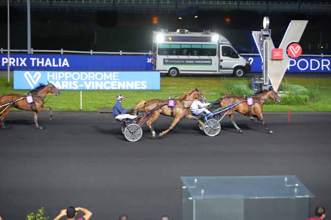 Photo d'arrivée de la course pmu PRIX THALIA à PARIS-VINCENNES le Vendredi 2 juillet 2021