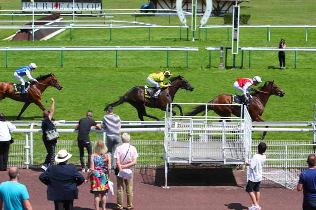Photo d'arrivée de la course pmu PRIX DE BONNEUIL-EN-VALOIS à COMPIEGNE le Vendredi 2 juillet 2021
