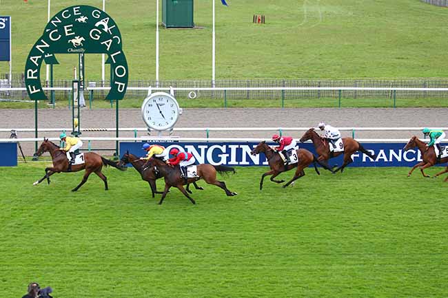 Photo d'arrivée de la course pmu PRIX DU BOIS SAINT-DENIS à CHANTILLY le Samedi 3 juillet 2021