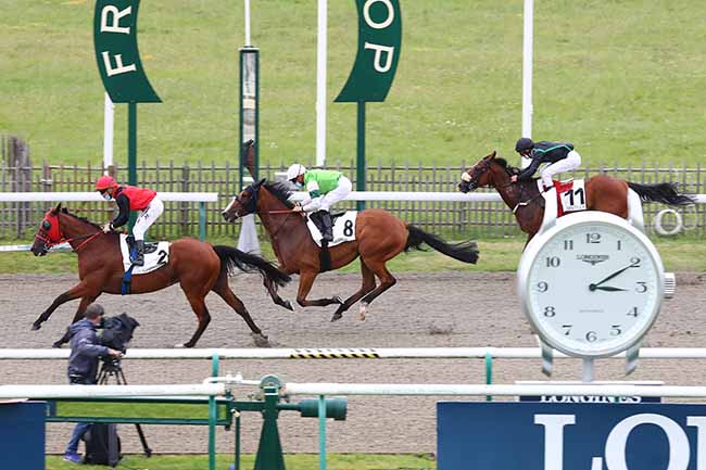 Photo d'arrivée de la course pmu PRIX DE LA ROUTE DU DINDON à CHANTILLY le Mercredi 7 juillet 2021