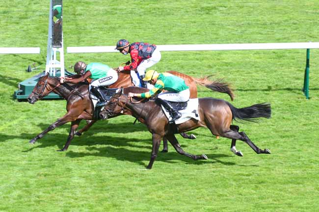 Photo d'arrivée de la course pmu PRIX DE ROCHECHOUART à LONGCHAMP le Jeudi 8 juillet 2021
