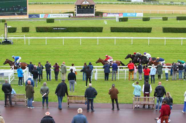 Photo d'arrivée de la course pmu PRIX BIG GREN EGG (PRIX ARGUMENT) à CLAIREFONTAINE le Lundi 12 juillet 2021